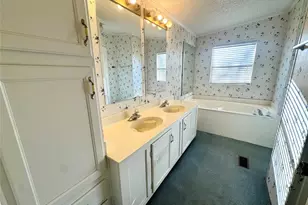 211 W F, Munday, TX 76371 - Photo 12