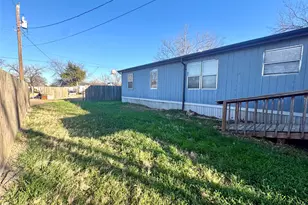 211 W F, Munday, TX 76371 - Photo 24