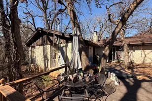 1504 Phillip Ct, Irving, TX 75060 - Photo 2