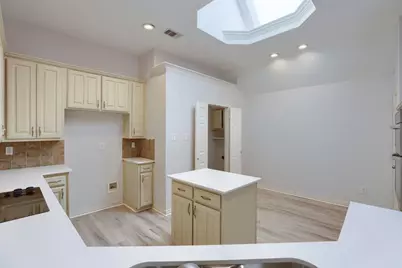 8622 Forest Glen Drive, Irving, TX 75063 - Photo 16