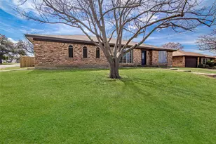 4801 Winesanker Way, Fort Worth, TX 76133 - Photo 2