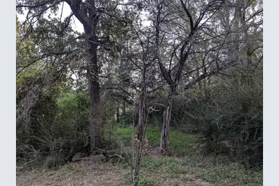 914 Indian Creek Drive, Granbury, TX 76048 - Photo 4