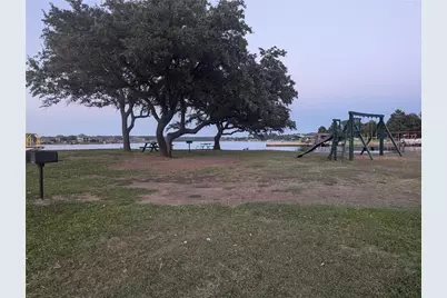 914 Indian Creek Drive, Granbury, TX 76048 - Photo 8