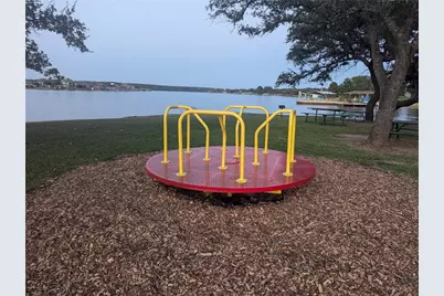 914 Indian Creek Drive, Granbury, TX 76048 - Photo 10