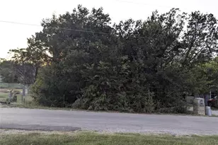 914 Indian Creek Dr, Granbury, TX 76048 - Photo 1