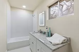 829 Joanna Dr, Hurst, TX 76053 - Photo 18