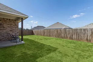 388 N Montague St, Pilot Point, TX 76258 - Photo 28
