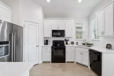 388 N Montague Street, Pilot Point, TX 76258 - Photo 10