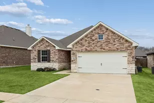 388 N Montague St, Pilot Point, TX 76258 - Photo 2