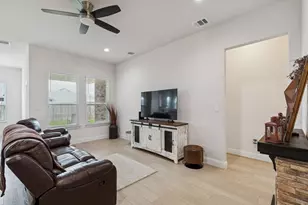 388 N Montague St, Pilot Point, TX 76258 - Photo 10