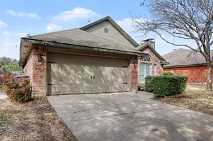 7425 Bear Lake Dr, Fort Worth, TX 76137 - Photo 2
