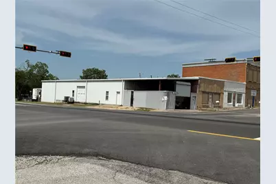 101 E Frederick Street E, Riesel, TX 76682 - Photo 2