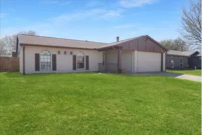 4901 Ward Drive, The Colony, TX 75056 - Photo 4