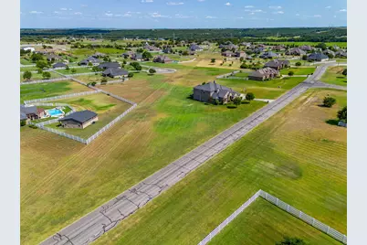 105 Legacy Downs Drive, Fort Worth, TX 76126 - Photo 10