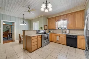 233 E High St, Wills Point, TX 75169 - Photo 14