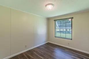 203 Harbor View Ct, Granbury, TX 76048 - Photo 16