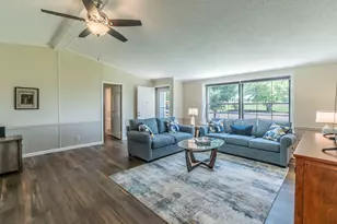 203 Harbor View Ct, Granbury, TX 76048 - Photo 4