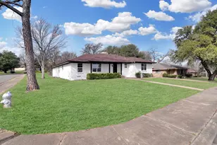 3027 Scenic Cir, Dallas, TX 75216 - Photo 2