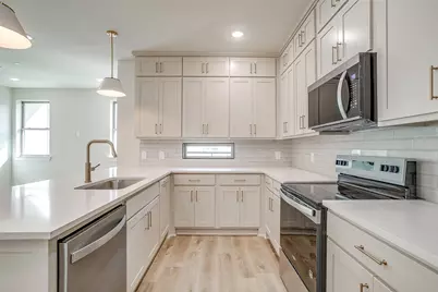 408 Foch Street #303, Fort Worth, TX 76107 - Photo 6