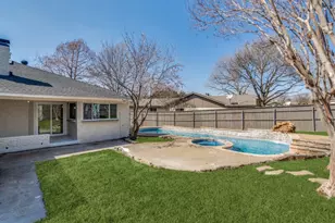 9008 Flicker Ln, Dallas, TX 75238 - Photo 22