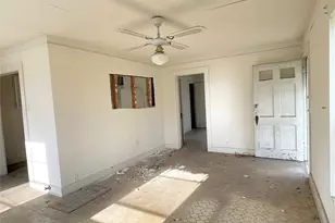 409 W Davis St, Hearne, TX 77859 - Photo 24