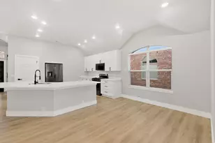 807 Lake Bridge Dr, Lake Dallas, TX 75065 - Photo 6