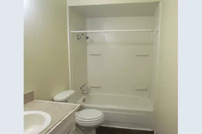 302 Candlewood Lane, Garland, TX 75041 - Photo 6