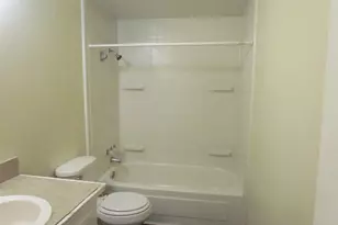 302 Candlewood Ln, Garland, TX 75041 - Photo 6