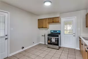 5721 Lenore St, Fort Worth, TX 76134 - Photo 12