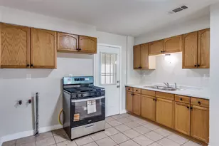 5721 Lenore St, Fort Worth, TX 76134 - Photo 12