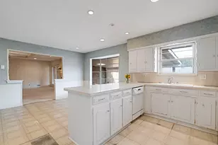 10146 Coveridge Dr, Dallas, TX 75238 - Photo 12