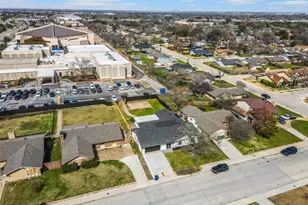 1907 Sunridge Rd, Carrollton, TX 75006 - Photo 32