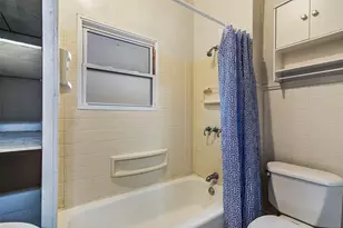 607 E Main St, Whitesboro, TX 76273 - Photo 16