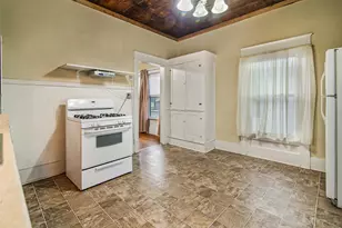 607 E Main St, Whitesboro, TX 76273 - Photo 10