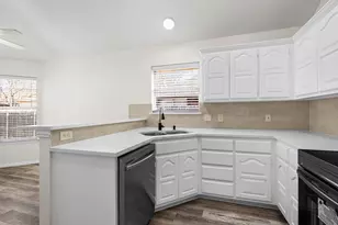 315 Myrtle Ave, Waxahachie, TX 75165 - Photo 12