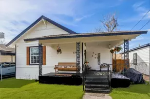 2317 Anderson St, Dallas, TX 75215 - Photo 1