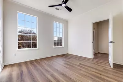 1727 E Branch Hollow Drive, Carrollton, TX 75007 - Photo 32