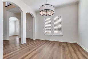 1727 E Branch Hollow Dr, Carrollton, TX 75007 - Photo 8