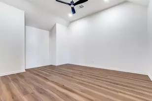 1727 E Branch Hollow Dr, Carrollton, TX 75007 - Photo 30