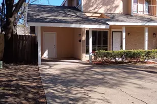 2620 Santa Barbara Dr, Grand Prairie, TX 75052 - Photo 2