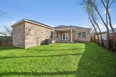 1253 E Jessamine Street, Fort Worth, TX 76104 - Photo 4