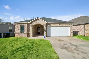 1253 E Jessamine St, Fort Worth, TX 76104 - Photo 1