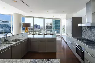 2900 McKinnon St, Dallas, TX 75201 - Photo 6