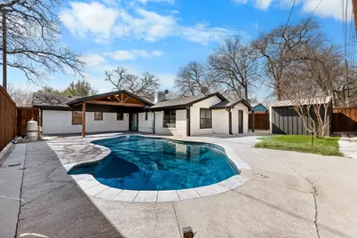 2819 Yorkshire Street, Irving, TX 75061 - Photo 2