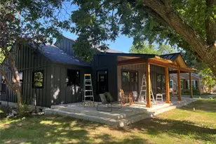 1605 S Houston St, Kaufman, TX 75142 - Photo 2