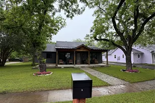 1605 S Houston St, Kaufman, TX 75142 - Photo 2
