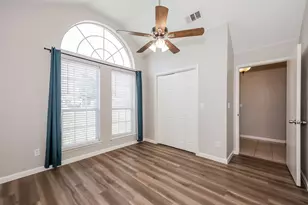 321 Meadow Park Dr, White Settlement, TX 76108 - Photo 2