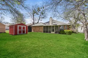 321 Meadow Park Dr, White Settlement, TX 76108 - Photo 16