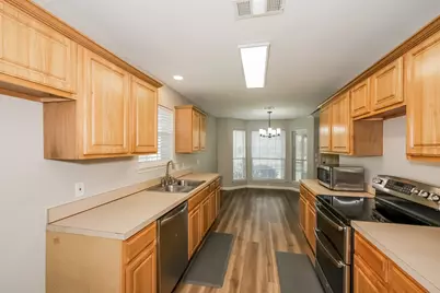 321 Meadow Park Drive, White Settlement, TX 76108 - Photo 8