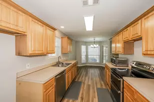 321 Meadow Park Dr, White Settlement, TX 76108 - Photo 8